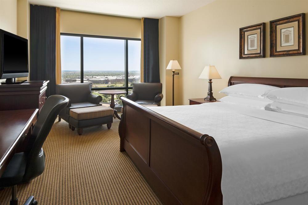 Sheraton Overland Park Hotel At The Convention Center Exterior foto
