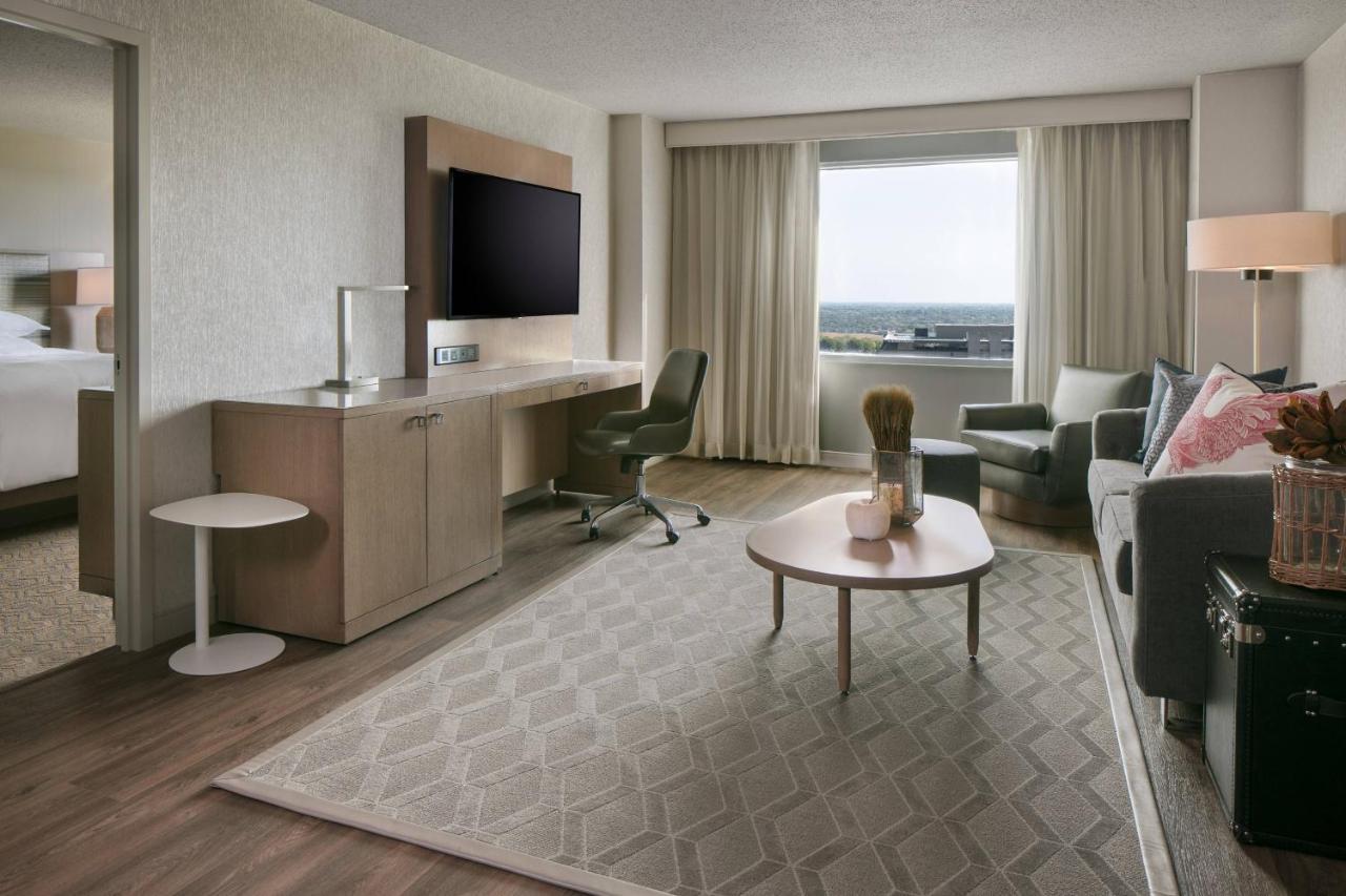 Sheraton Overland Park Hotel At The Convention Center Exterior foto