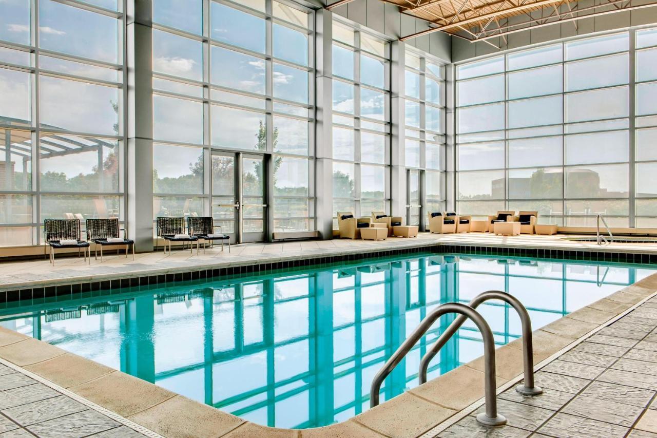 Sheraton Overland Park Hotel At The Convention Center Exterior foto