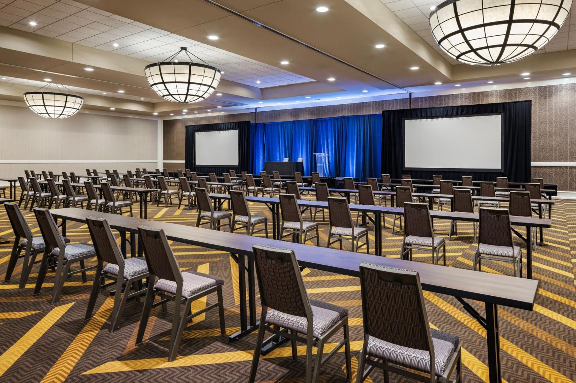 Sheraton Overland Park Hotel At The Convention Center Exterior foto